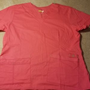 S8 - WonderFlex scrub top